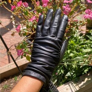Adrienne Vittadini genuine leather gloves